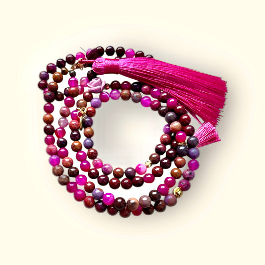 Boho Kette mit Quaste in pink