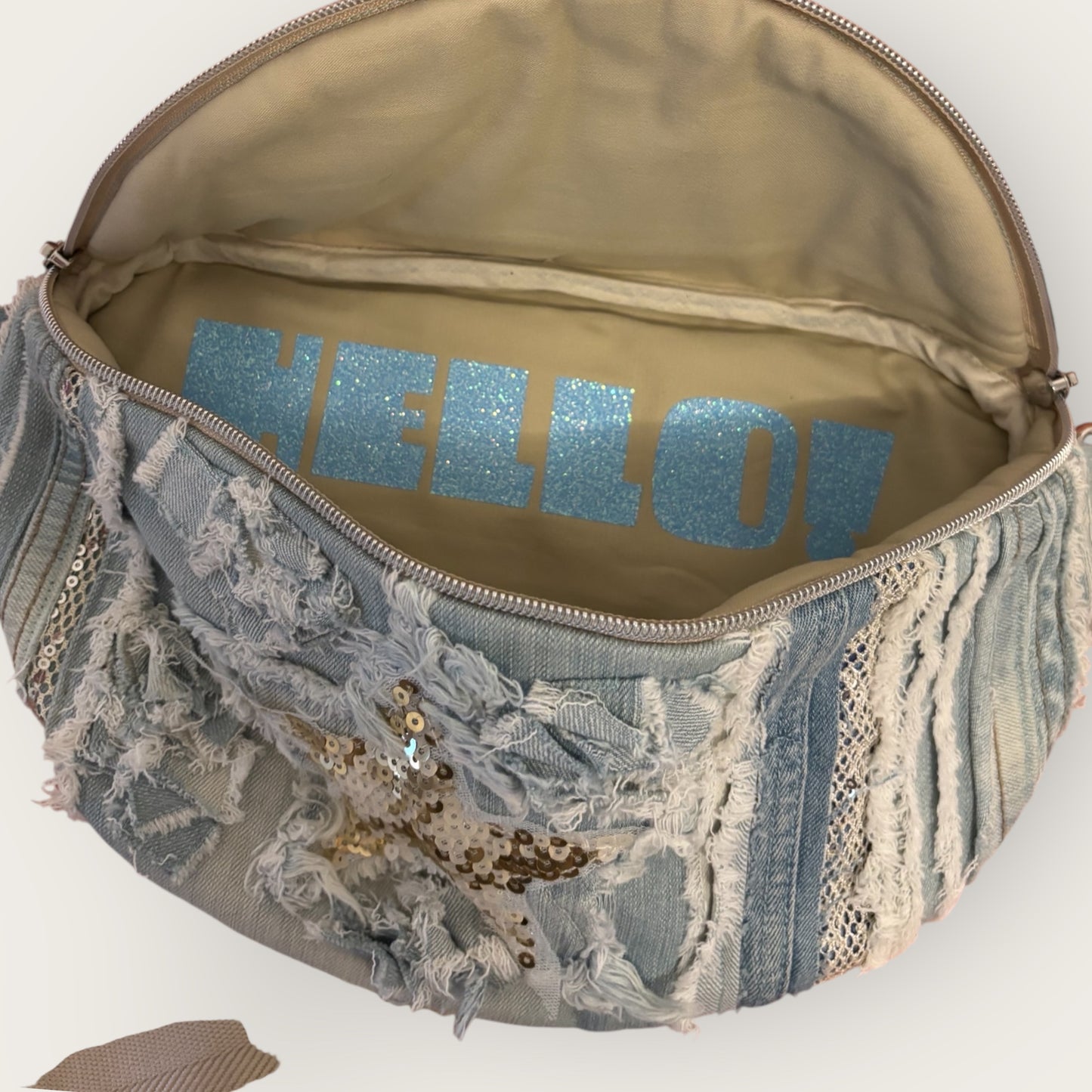 Upcycling Crossbody Bag aus Denim mit Paillettensternen