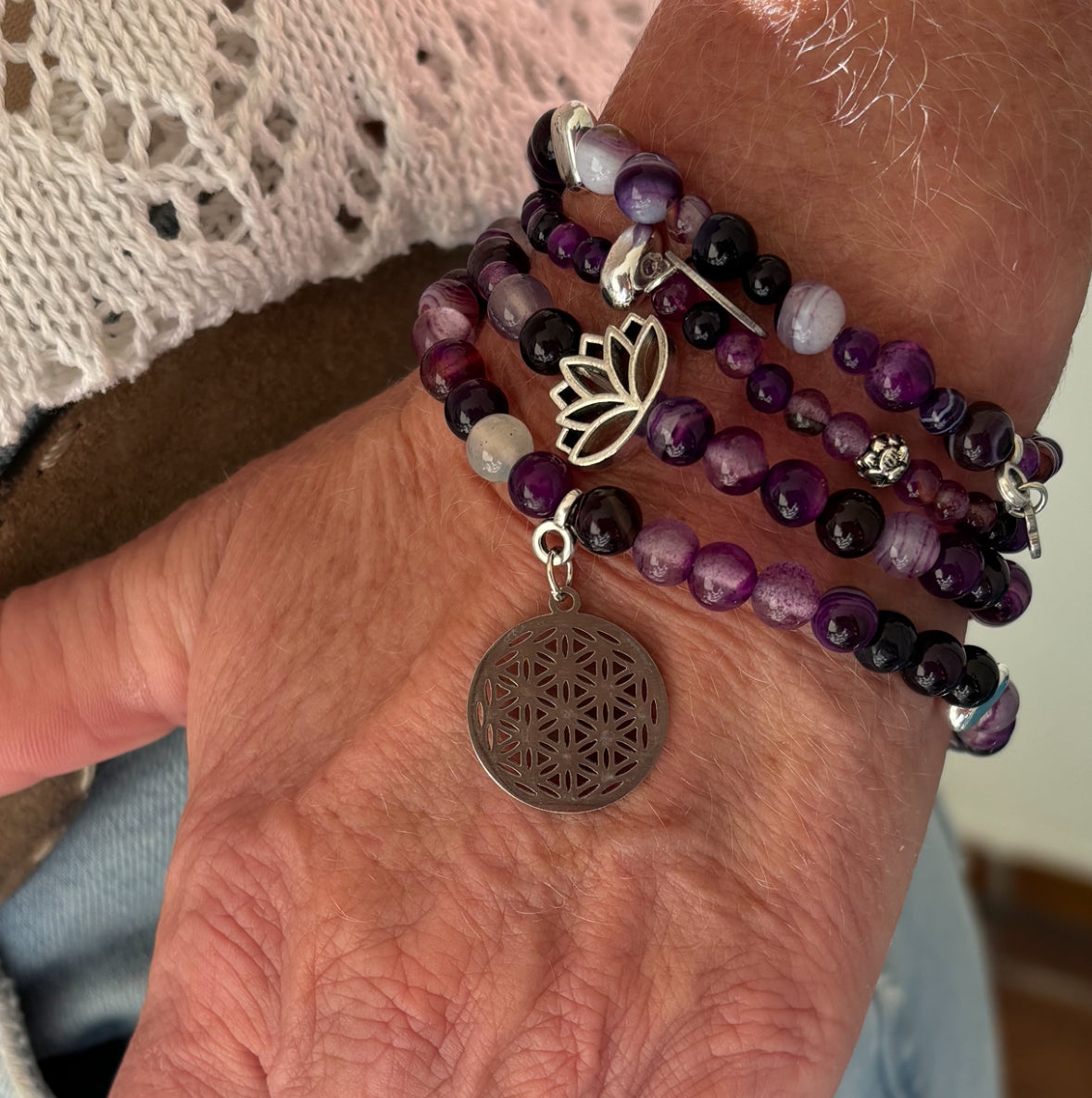 Armband aus Tigerauge mit Anhänger Blume des Lebens