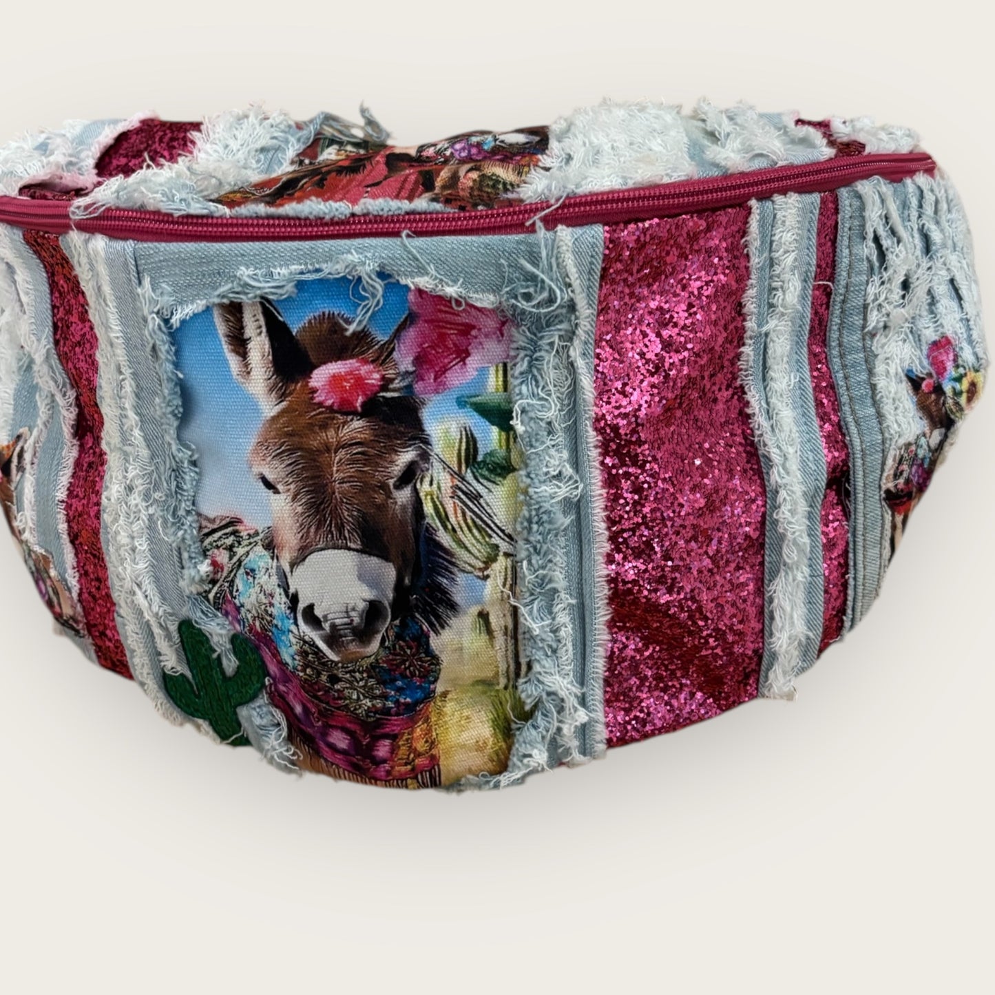 Upcycling Crossbody Bag ESEL IN LOVE bunt und fröhlich