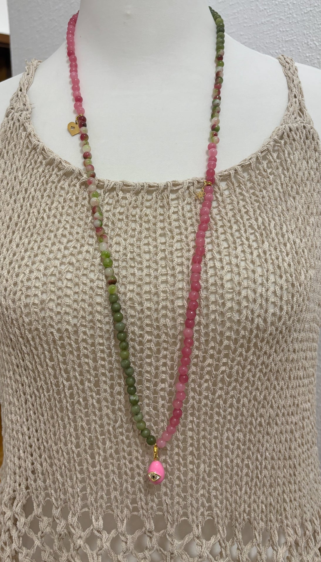 Lange Kette mit Anhänger