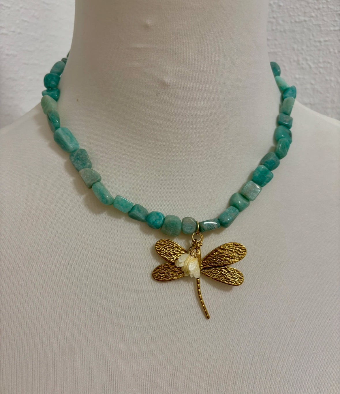 Kurze Kette mit Libellen Anhänger