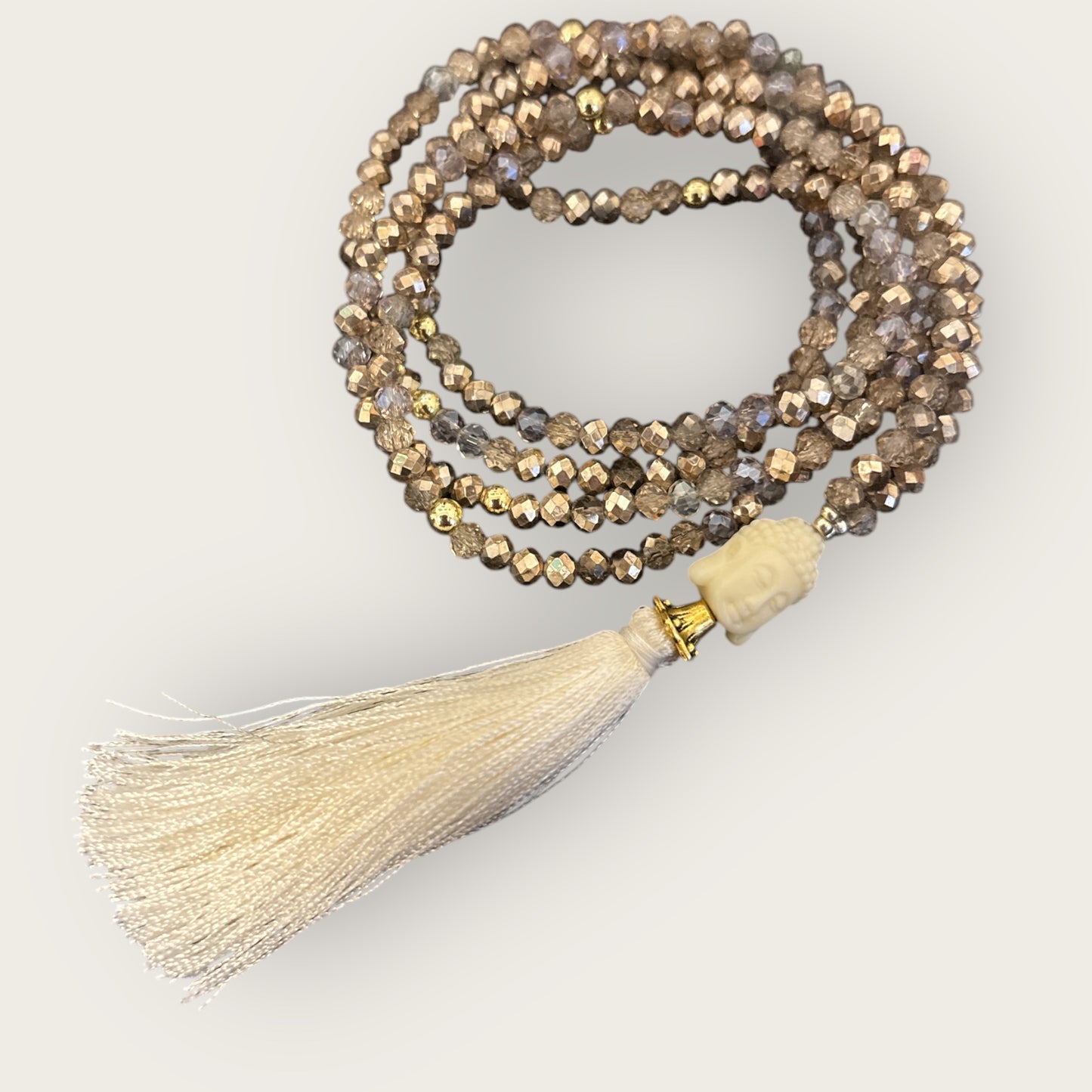 Boho Kette WHITE BUDDHA aus glitzernden Perlen mit einer Buddha Perle