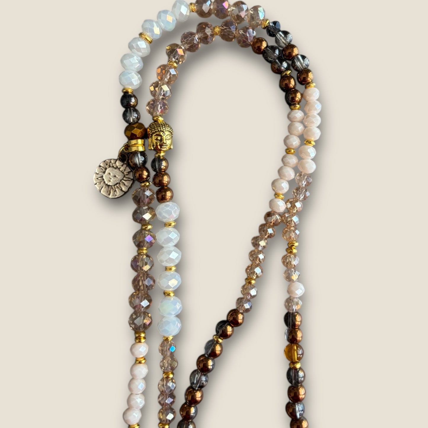 Perlenkette in Naturfarben