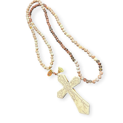 Lange Kette mit Kreuzanhänger