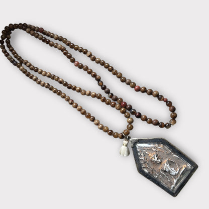 Kette mit thailändischem Amulett