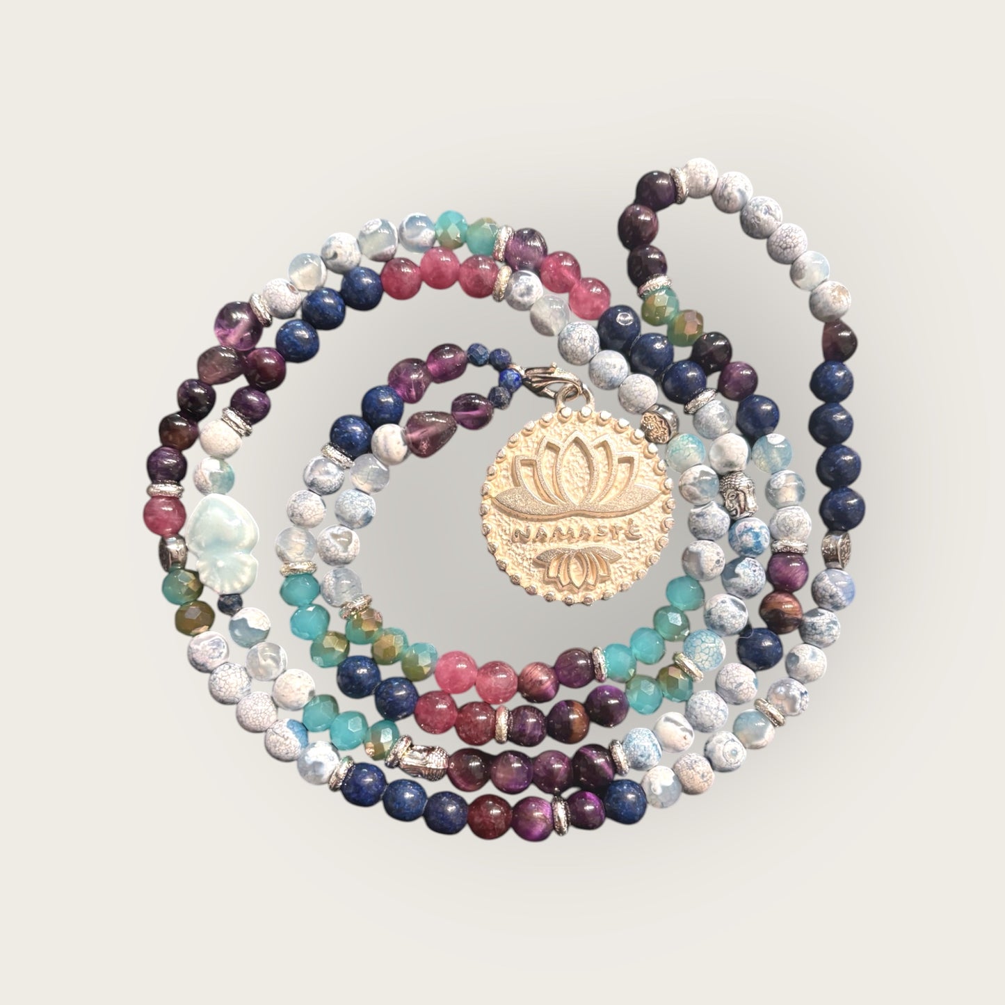 Lange Kette mit Lotusblumen Anhänger