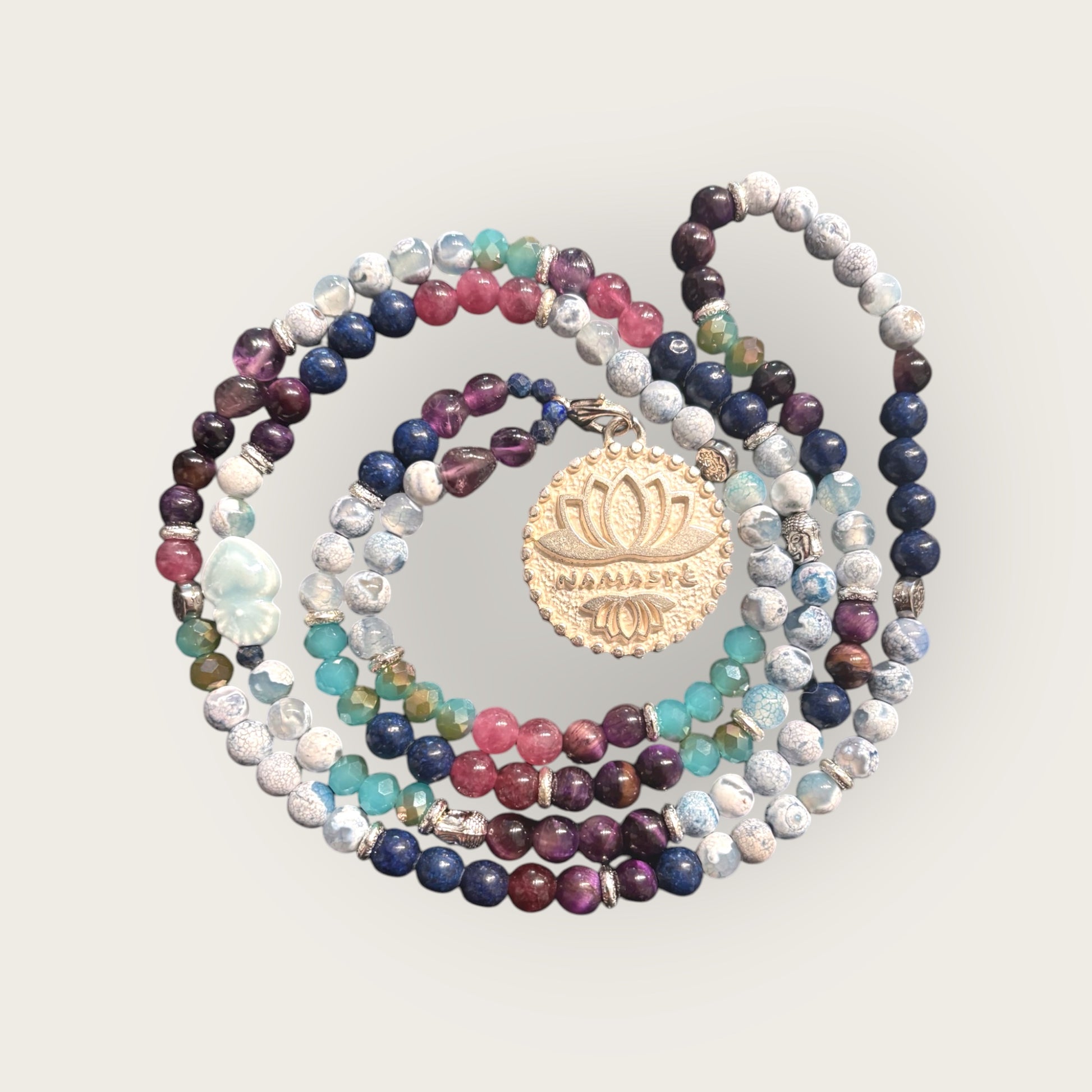 Lange Kette mit Lotusblumen Anhänger