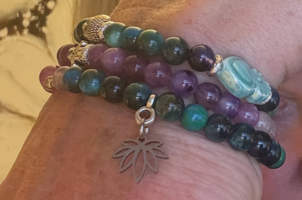 HAT YAI - Wickelarmband aus Natursteinen mit Buddha Perle