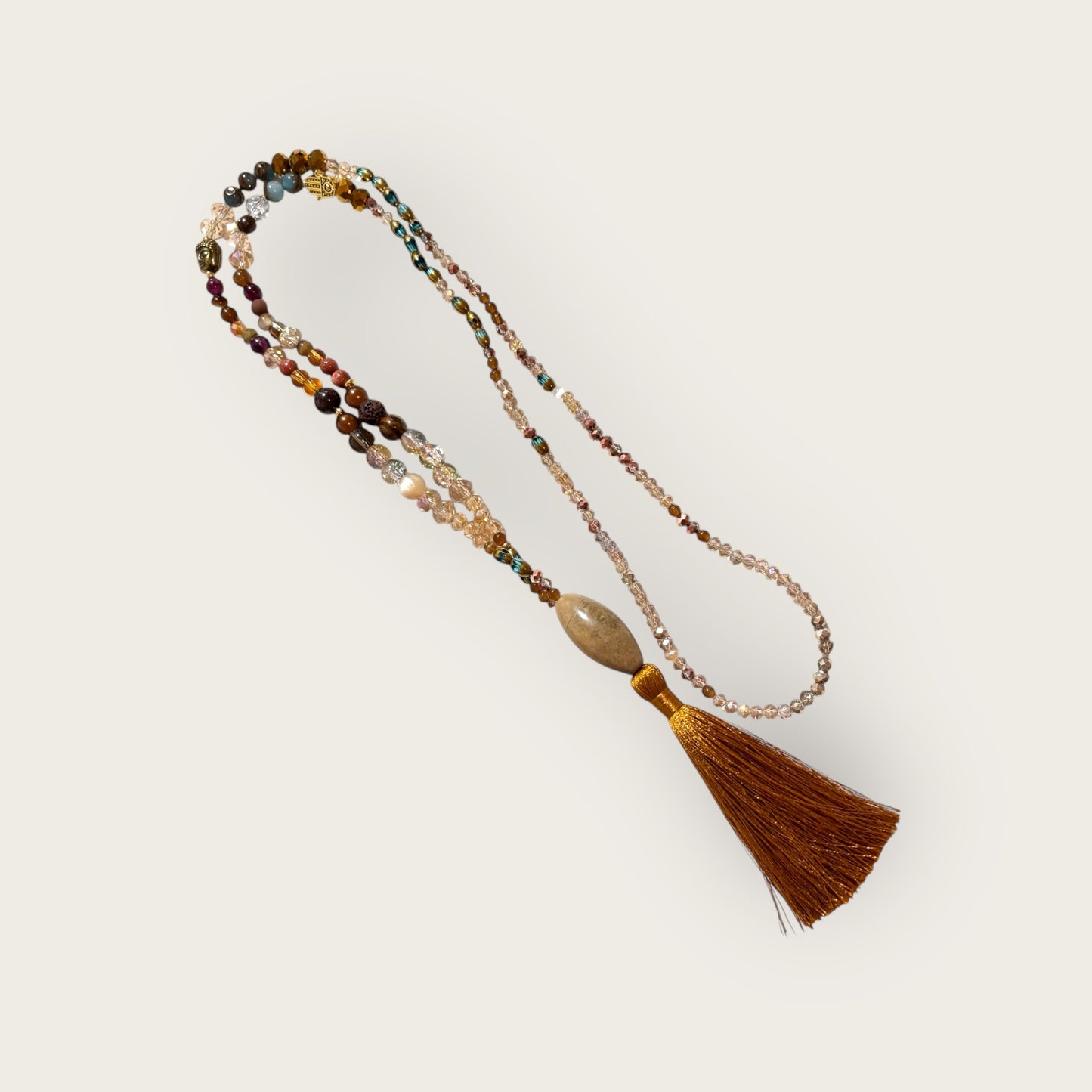 Boho Kette aus glitzernden Perlen mit Quaste