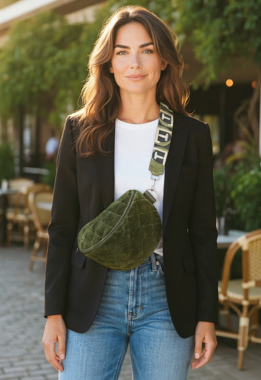 Samtige Crossbody Tasche in olivgrün - Handmade & Unikat