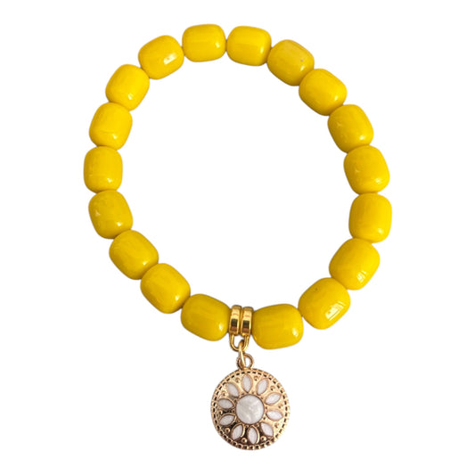 bohoarmband-in-gelb-mit-anhänger-mandala