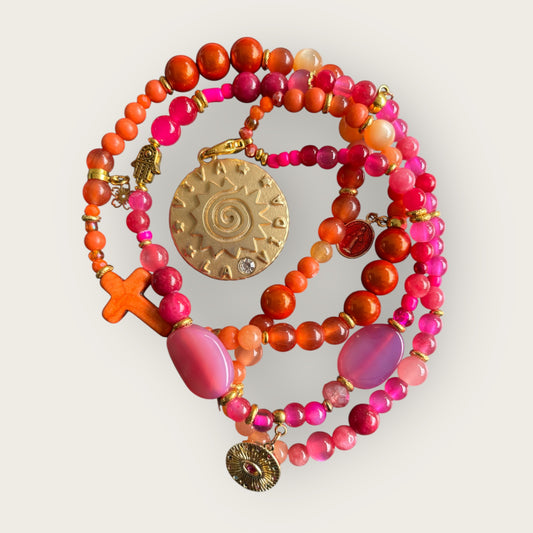 Boho Kette in leuchtenden Farben mit Sonnenanhänger