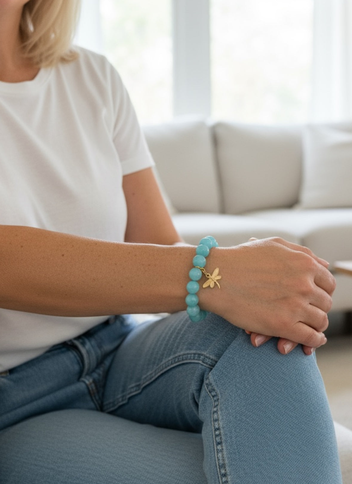 Perlenarmband mit Libellenanhänger