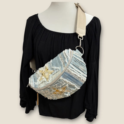 Upcycling Crossbody Bag aus Denim mit Paillettensternen