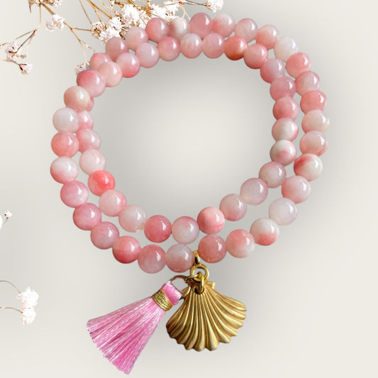 Wickelarmband aus rosa Chalcedon Perlen mit einem Anhänger Muschel