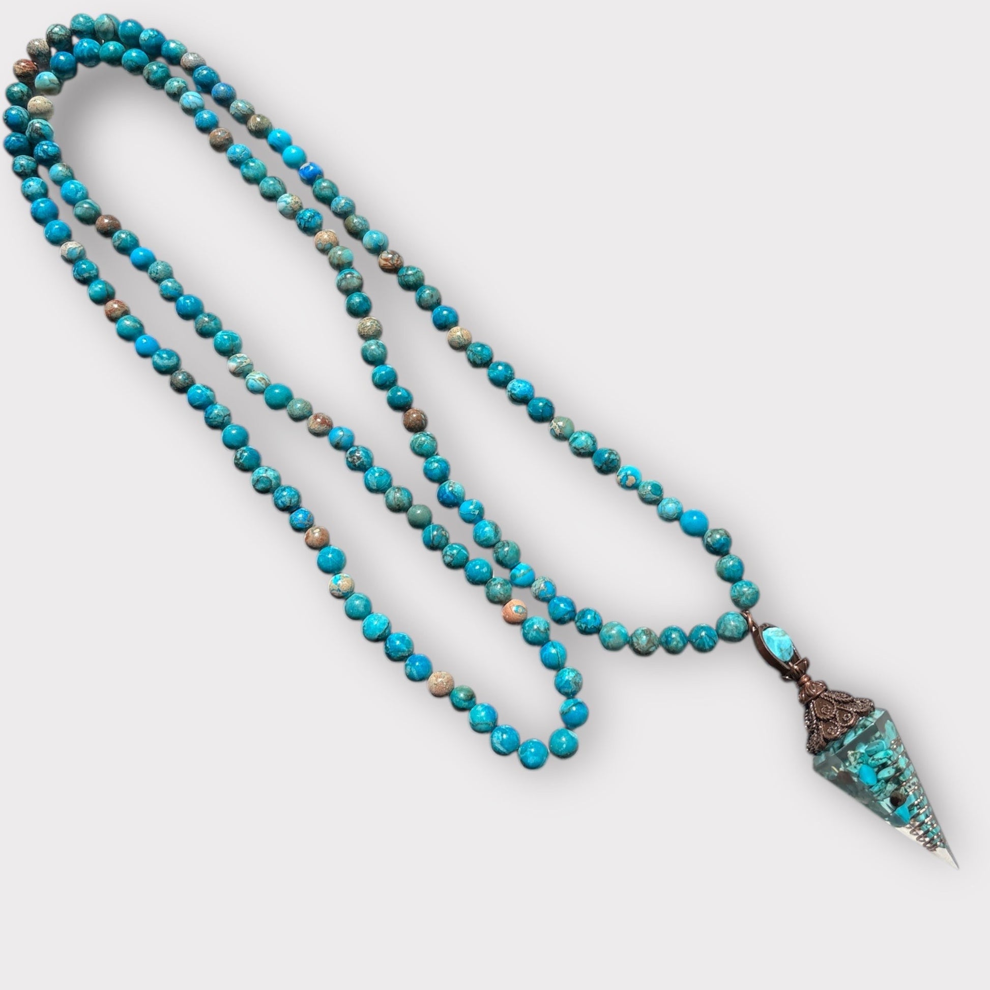 Perlenkette aus Jaspisstein mit einem Pendelanhänger türkis 