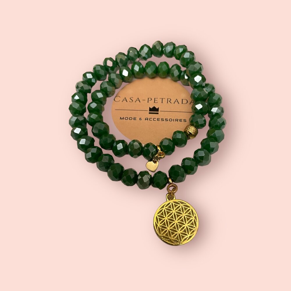 DARIKA - Armband aus grünen Glasperlen mit einem Anhänger Blume des Lebens