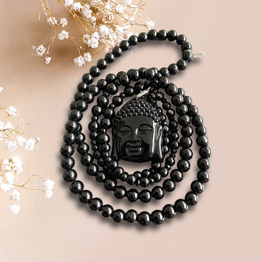 Kette LOVELY BUDDHA aus schwarzen Perlen mit einem Anhänger Buddha