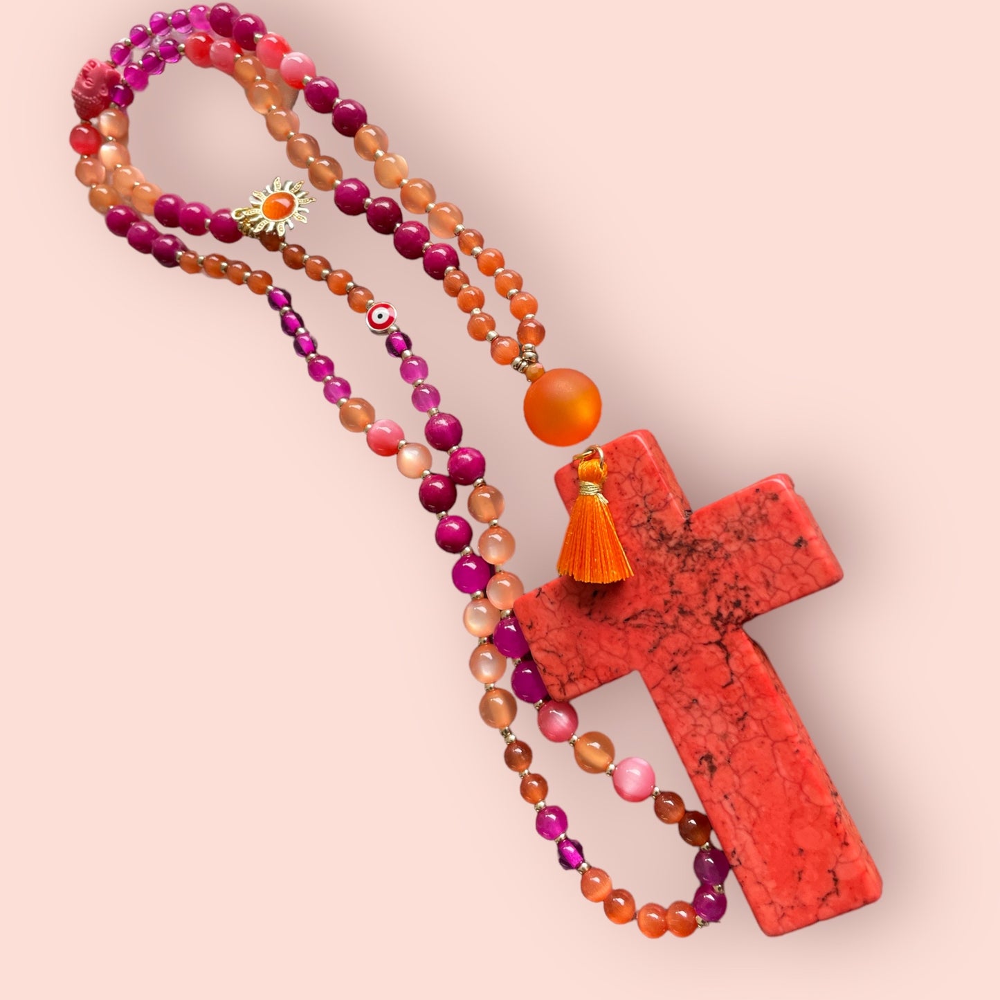 Lange Boho Kette MARIA mit einem großen Anhänger Kreuz